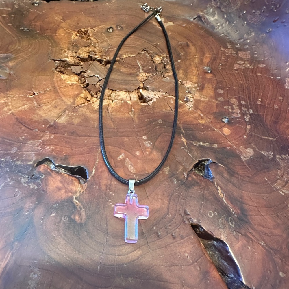 Gradient Pink Acrylic Cross Pendant Necklace 💖